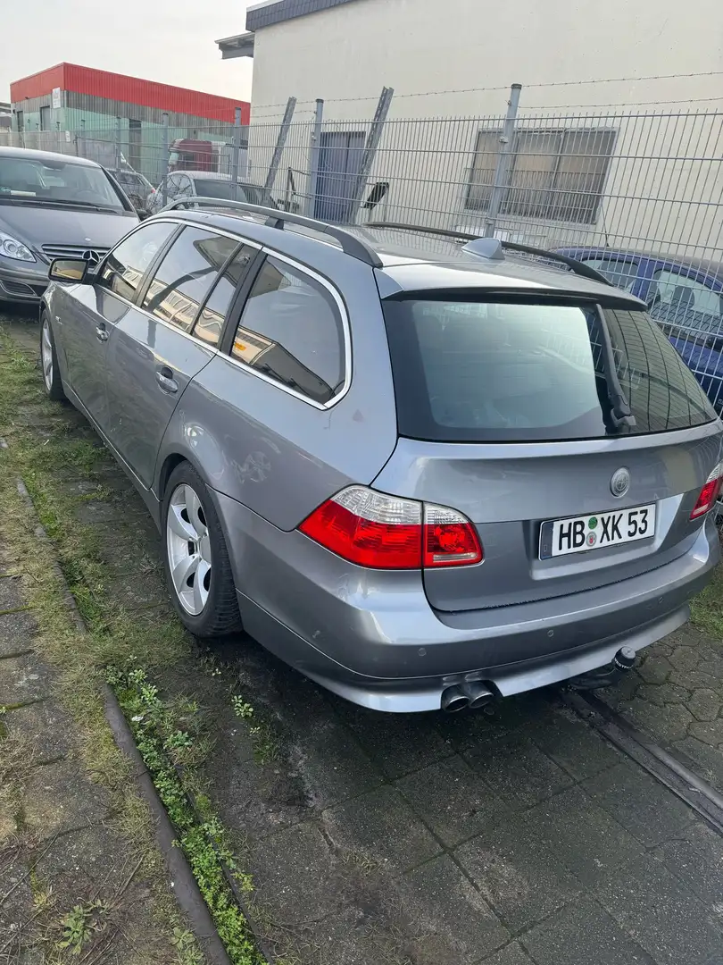 BMW 545 545i Touring Grijs - 2