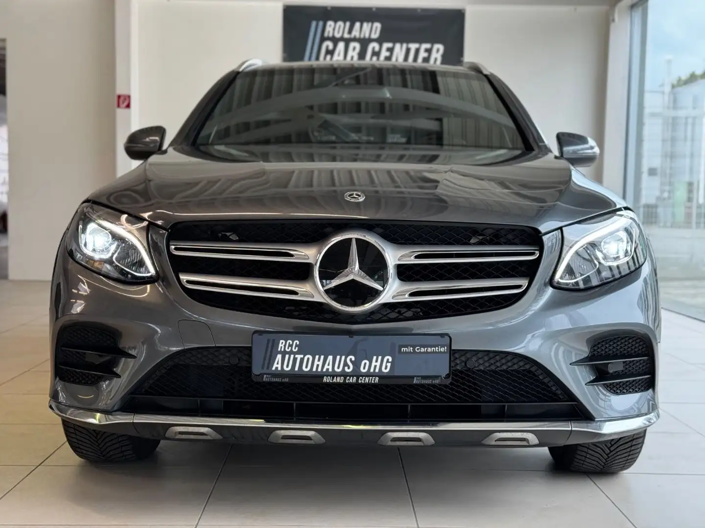 Mercedes-Benz GLC 220 d AMG 4Matic AHK Kamera Navi Grau - 2