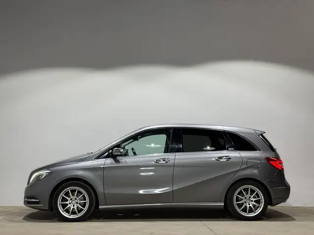 Mercedes-Benz B-Class view 9