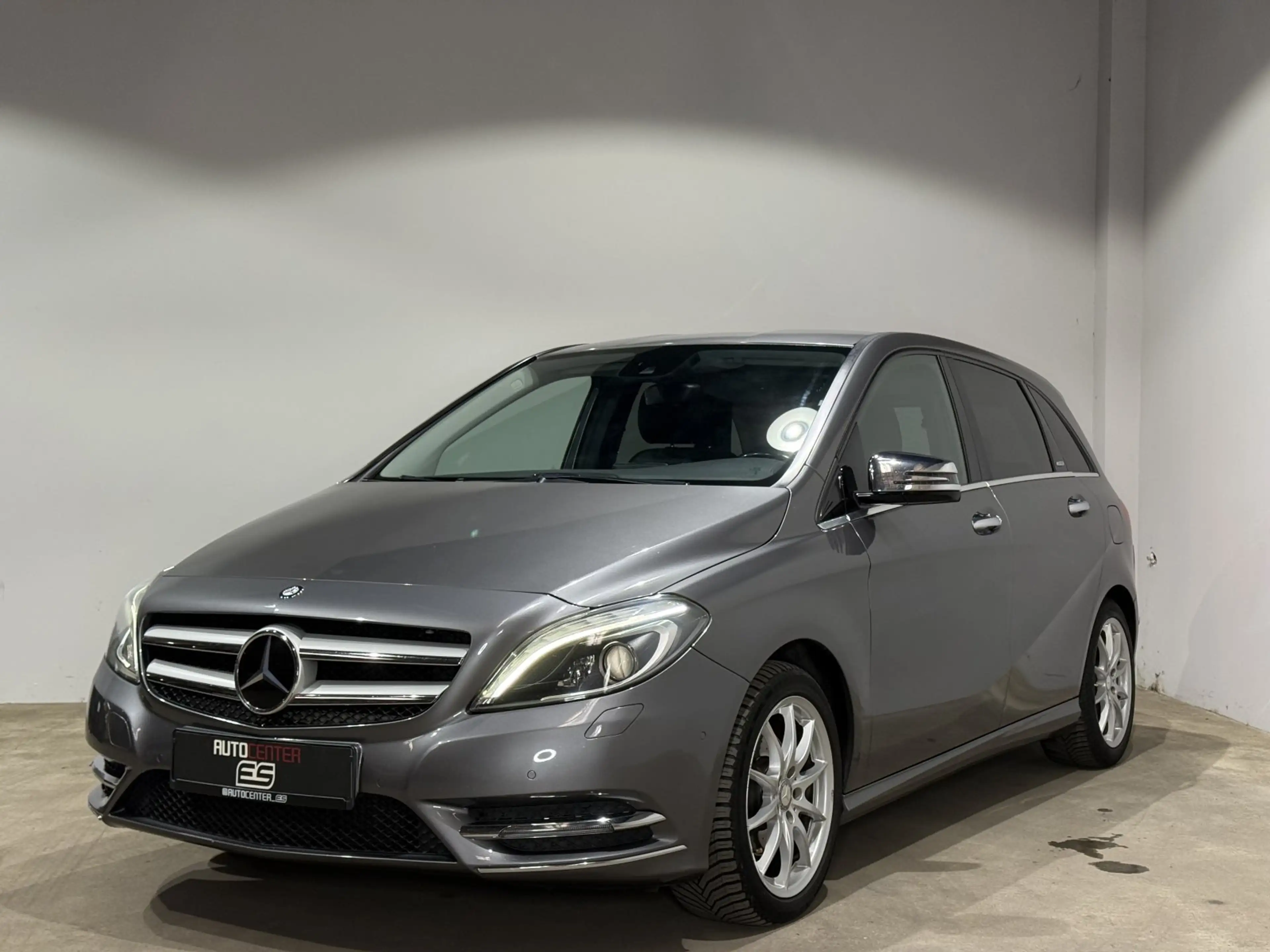 Mercedes-Benz B 200 CDI 7G Navi RFK H&K TEMP — photo 4