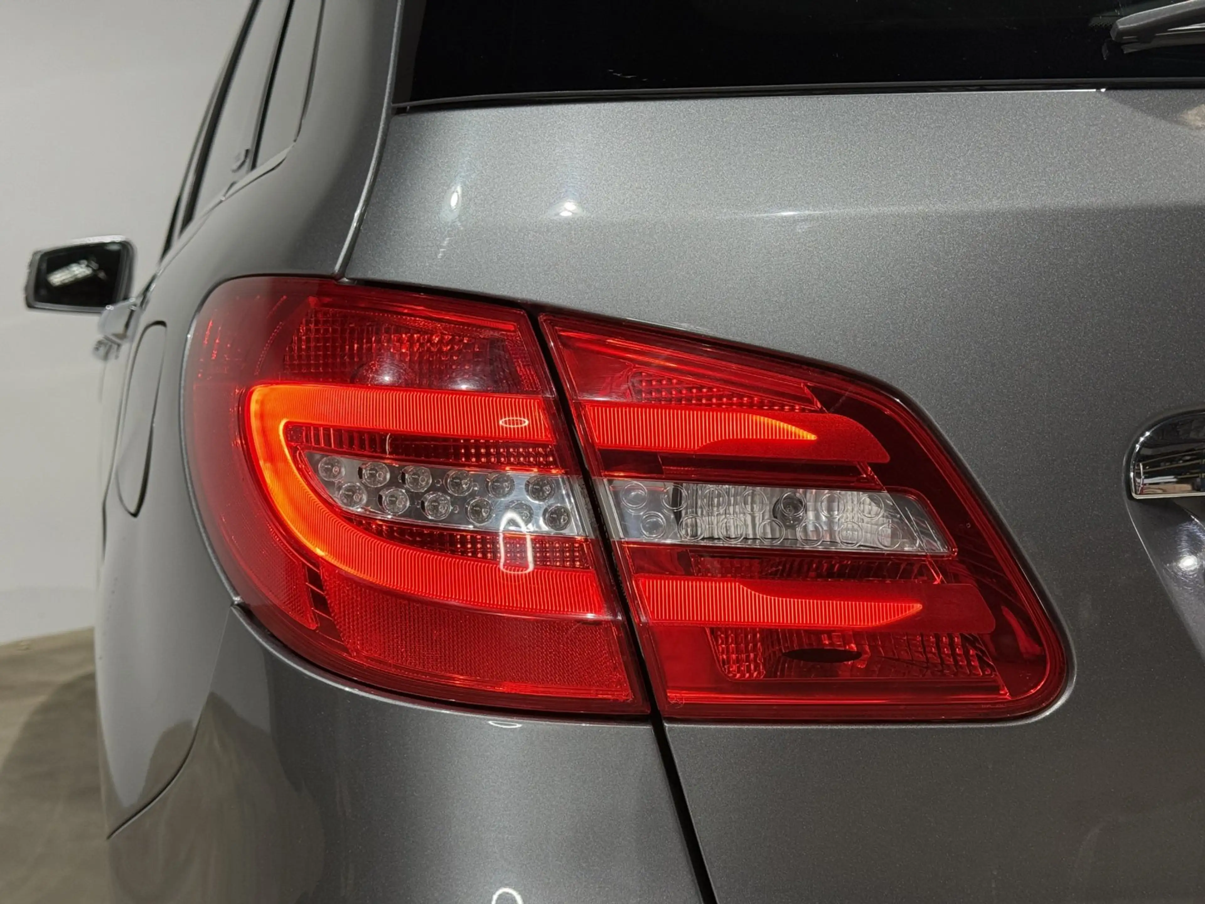 Mercedes-Benz B 200 CDI 7G Navi RFK H&K TEMP — photo 11