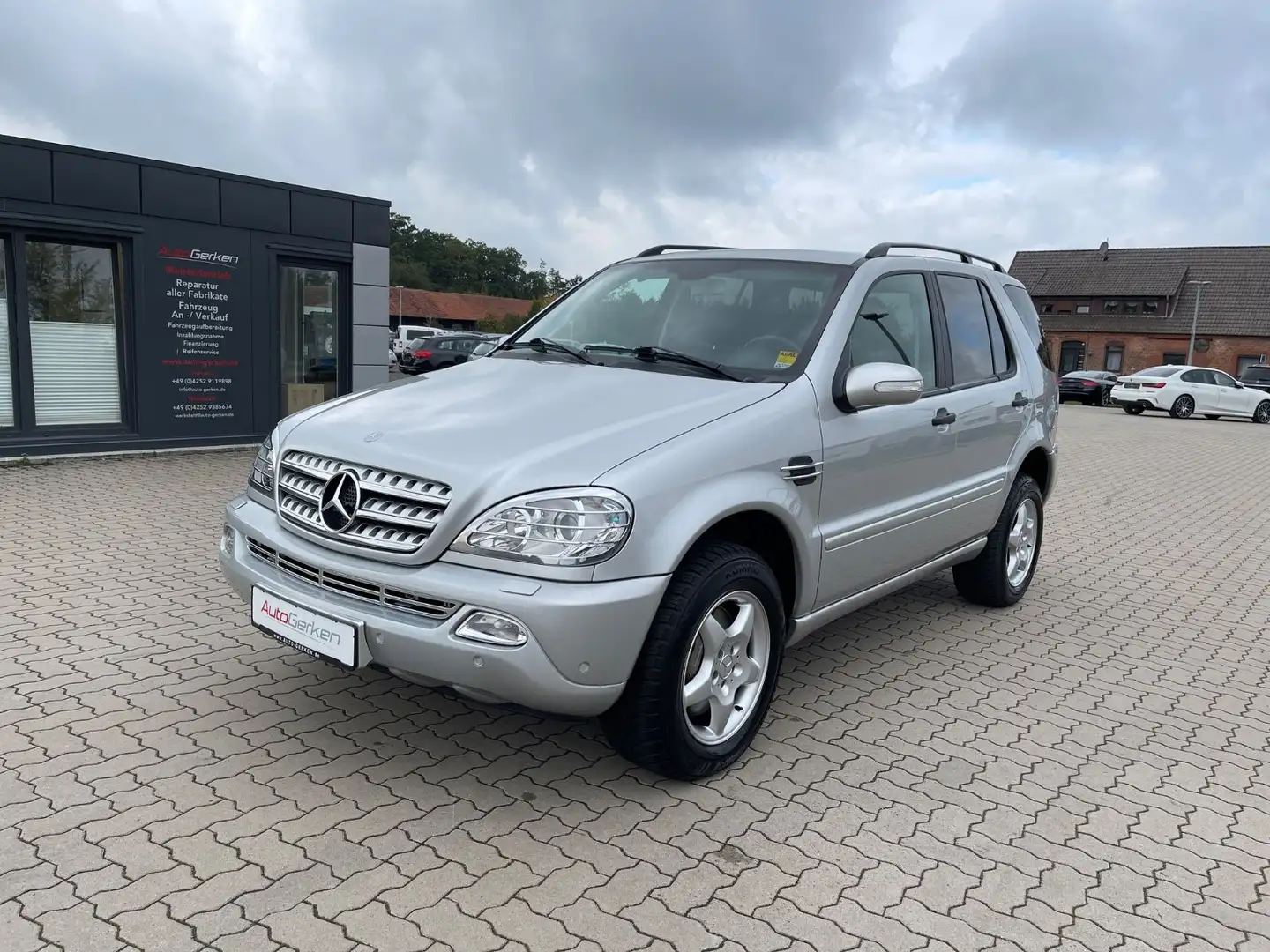 Mercedes-Benz ML 270 CDI 2HD 89.478 KM AHK DPF Leder Argent - 1