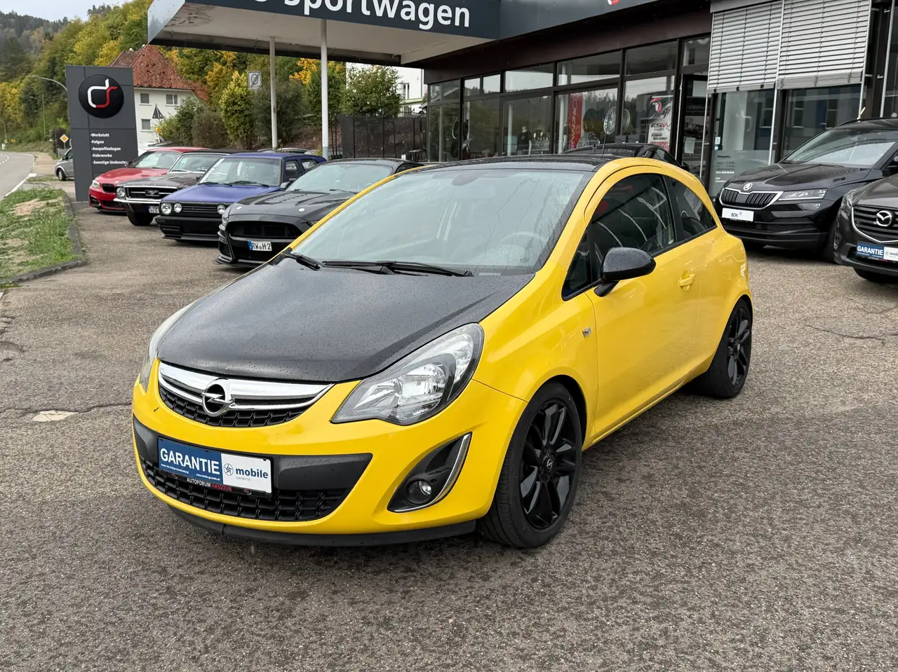Opel Corsa Color Edition — photo 1 of 12