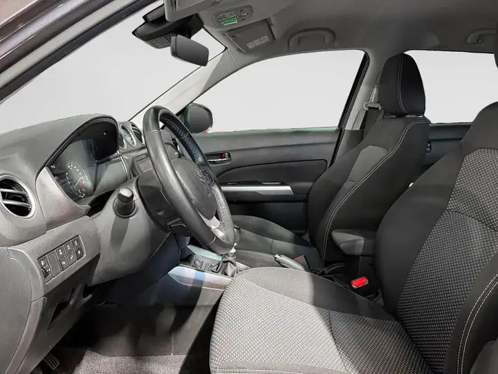 Suzuki Vitara 2025, foto 10