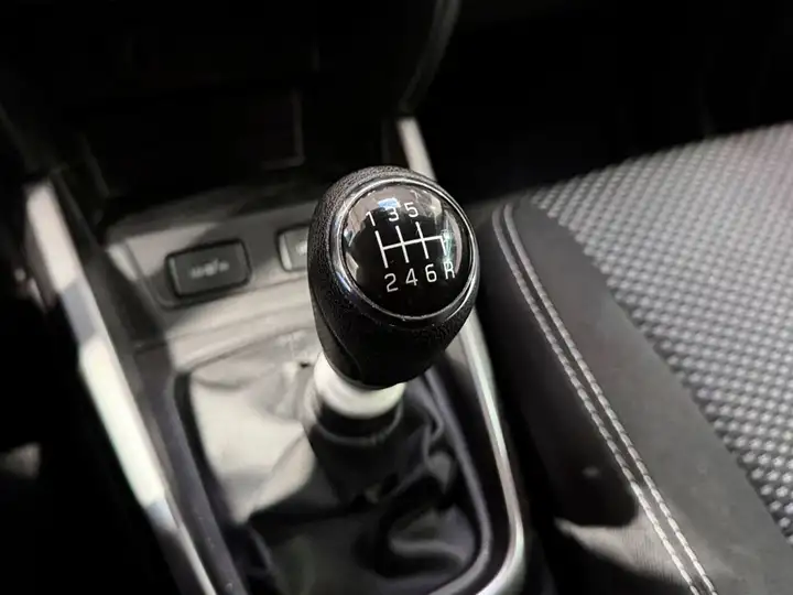 Suzuki Vitara 2025, foto 14