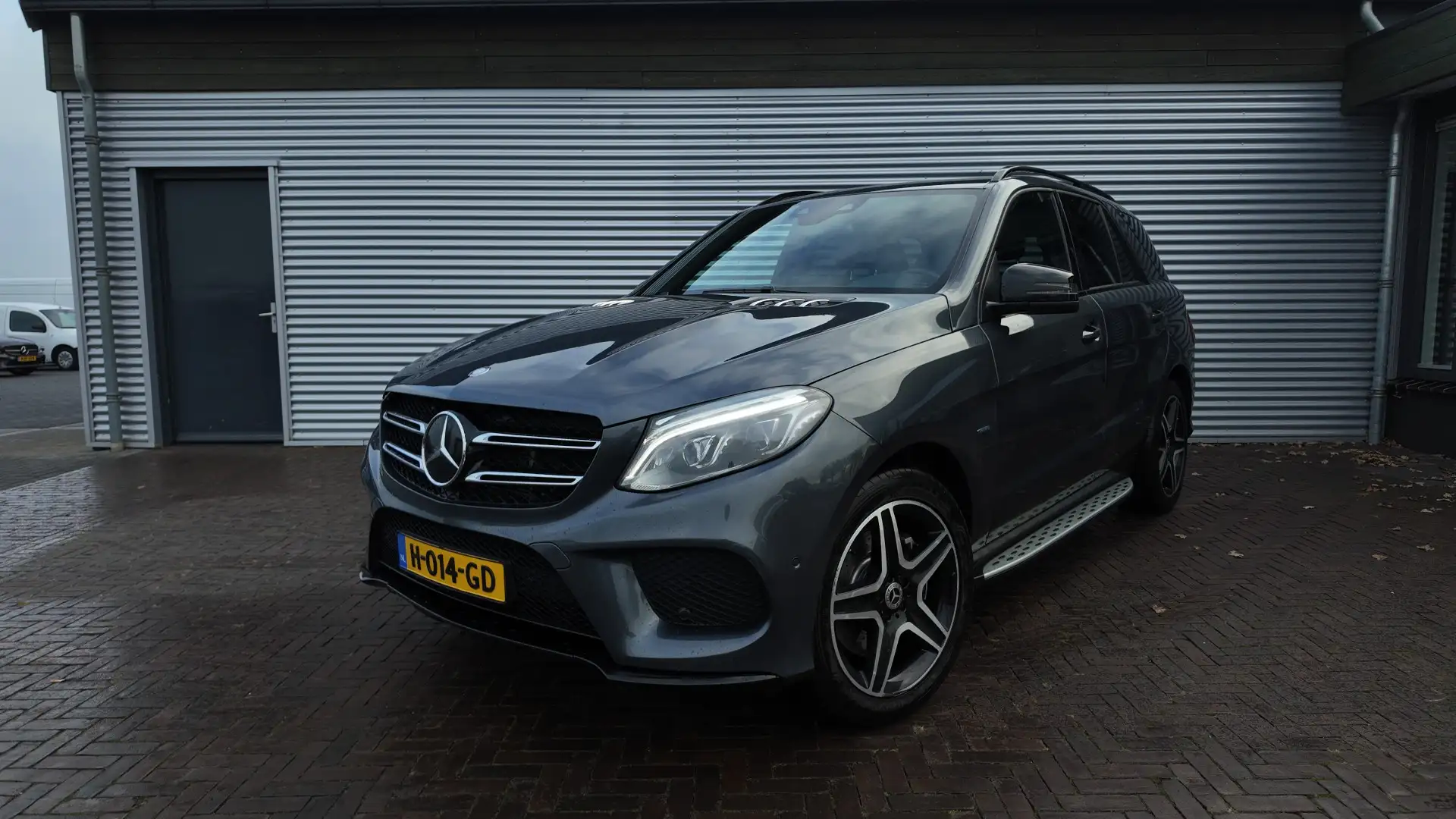 Mercedes-Benz GLE 500 e 4MATIC VOL VOL Gris - 1
