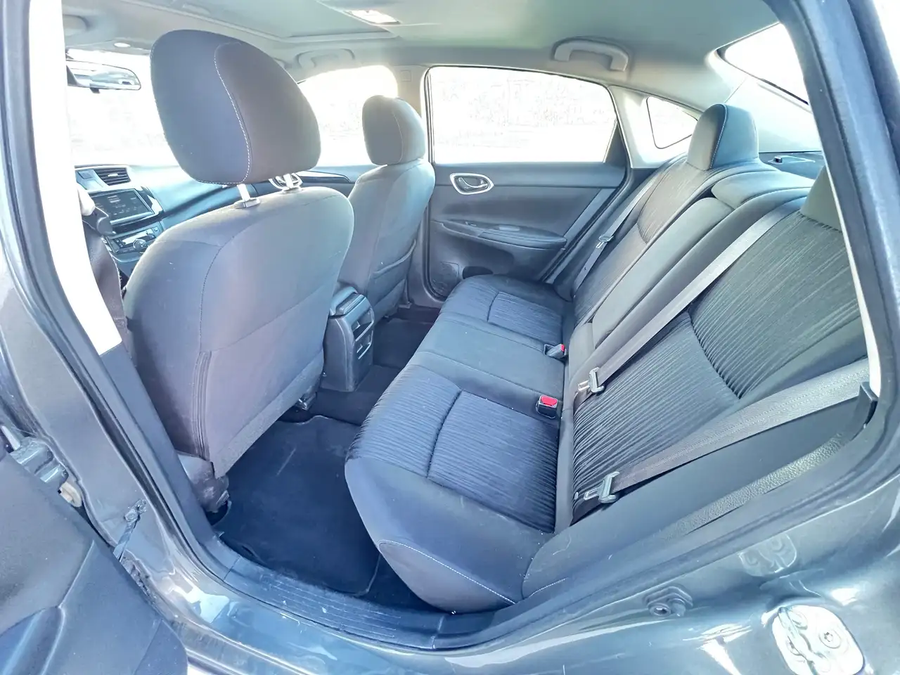 Nissan Sentra снимка Nissan Sentra