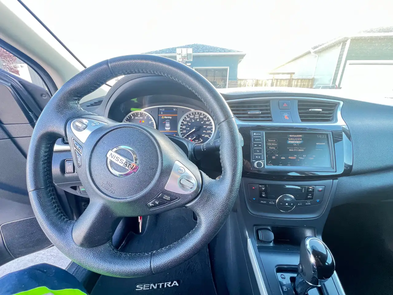 Nissan Sentra снимка Nissan Sentra