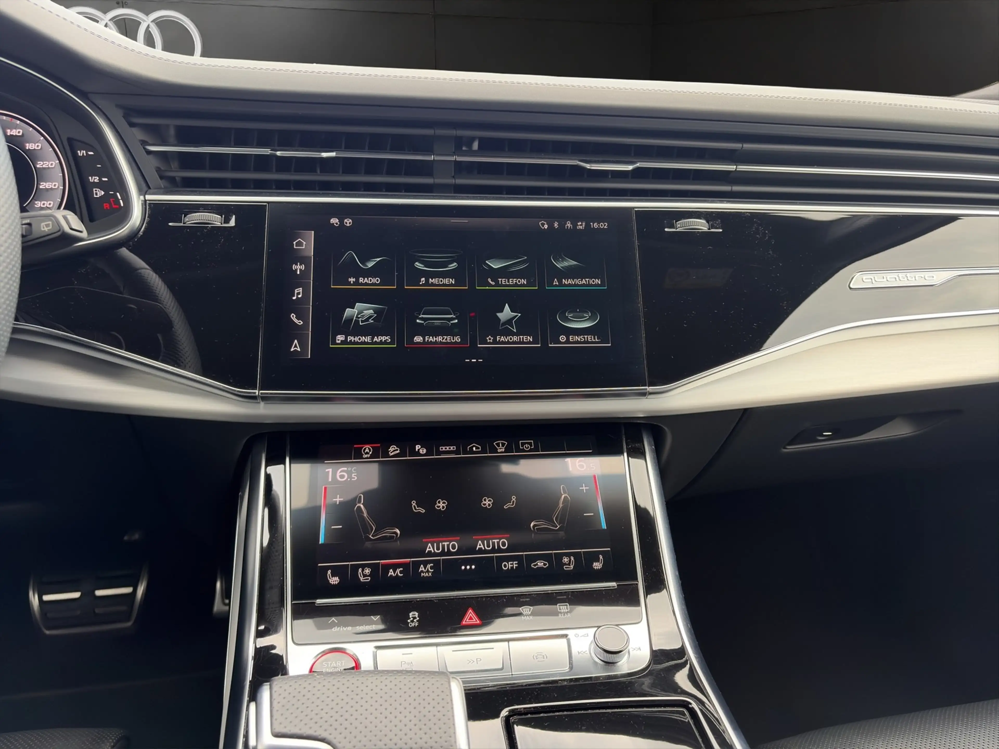 Audi SQ7 4.0 TFSI q. AHK+Pano+Keramik+Laser+Kamera — photo 14