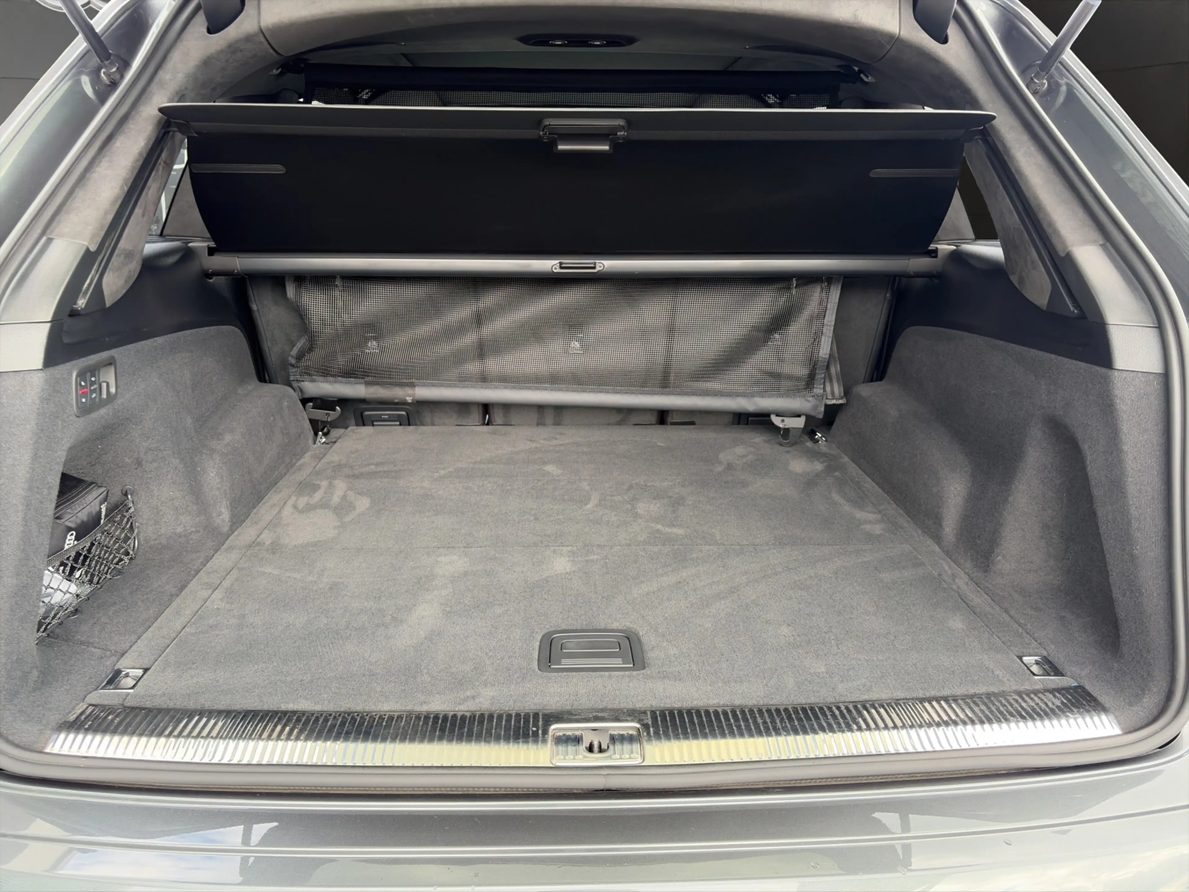 Audi SQ7 4.0 TFSI q. AHK+Pano+Keramik+Laser+Kamera — photo 15