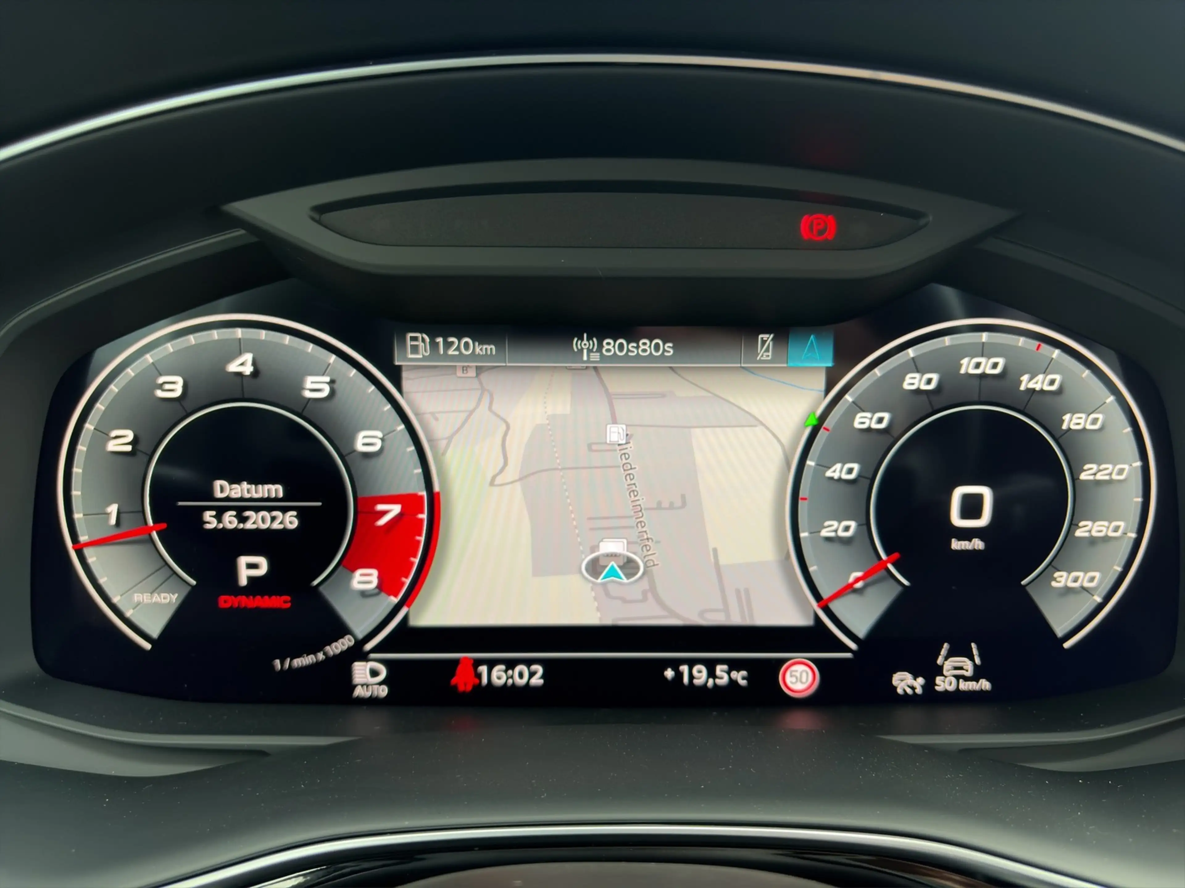 Audi SQ7 4.0 TFSI q. AHK+Pano+Keramik+Laser+Kamera — photo 10
