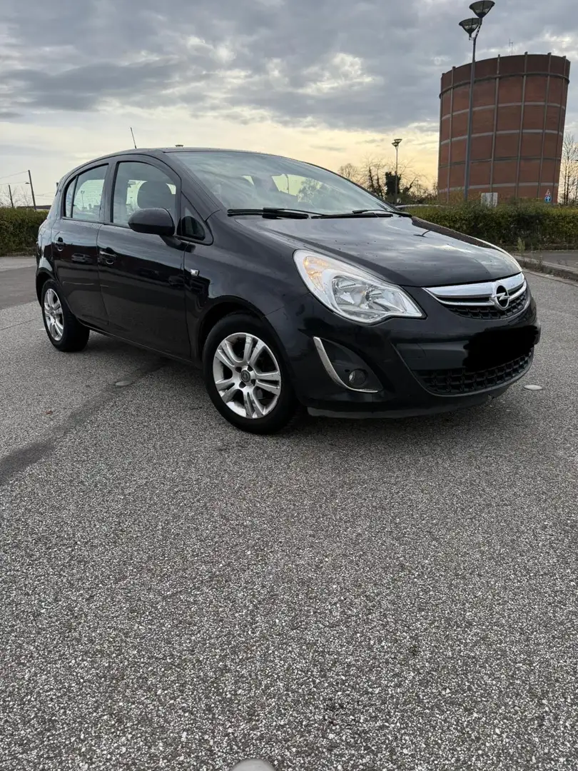 Opel Corsa 1.3 CDTi Cosmo DPF - 1