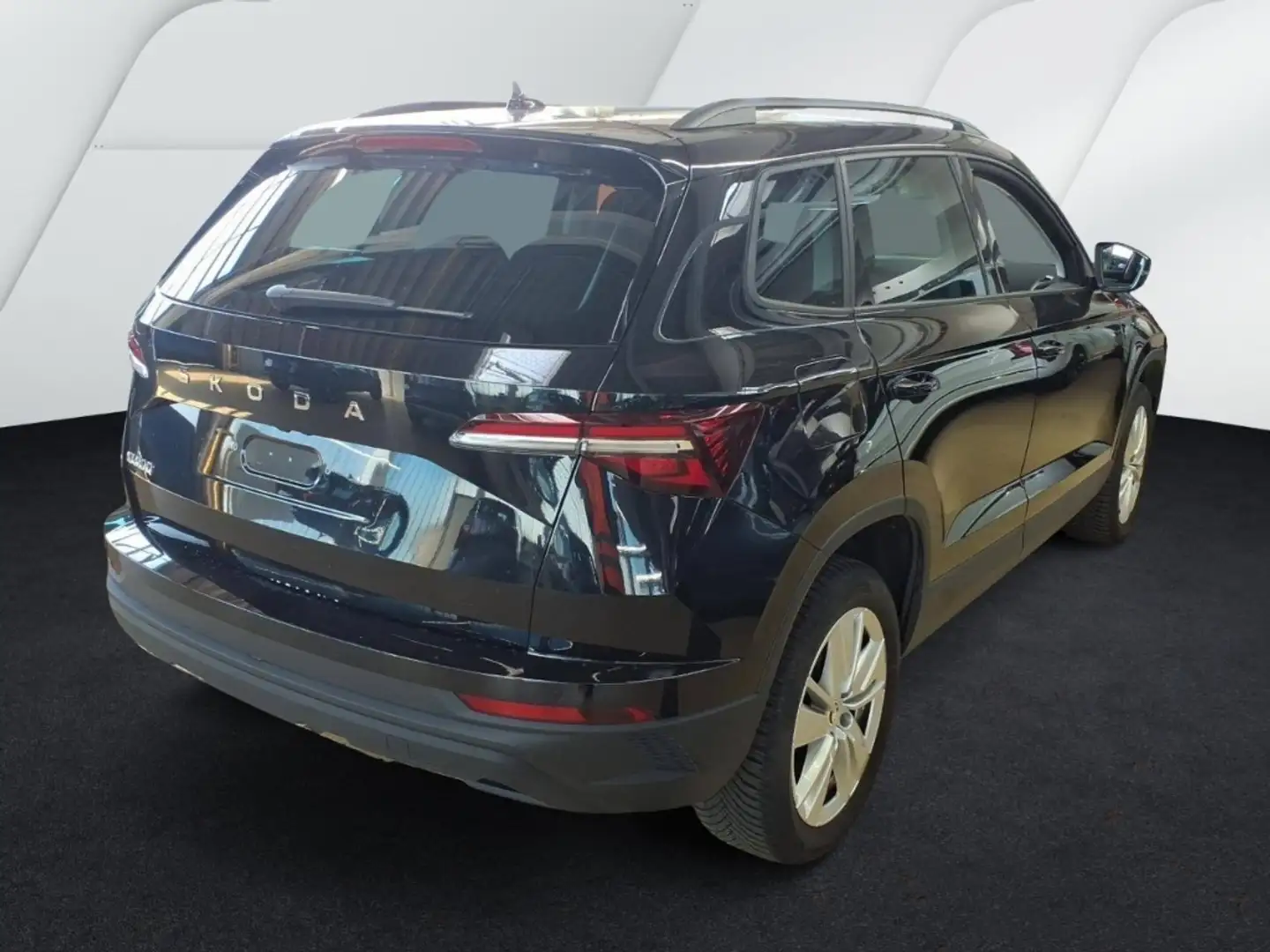 Skoda Karoq 1.5 TSI DSG SELECTION NAVI KAMERA PDC KLIMA Schwarz - 2