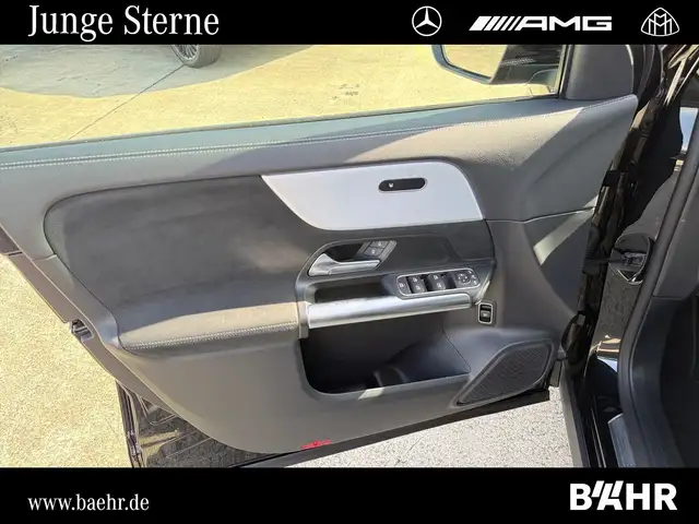 Mercedes-Benz Gla view 14