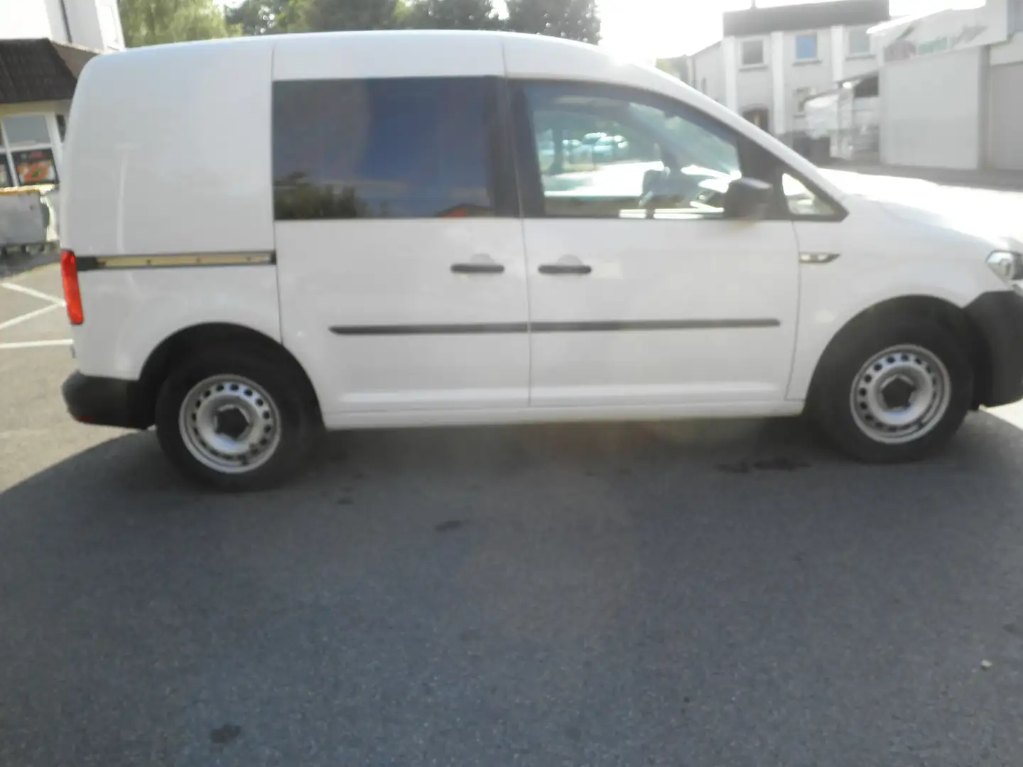 Volkswagen Caddy Kasten BMT*AHK*Scheckh*Aluca*BENZIN+CNG Weiß - 2