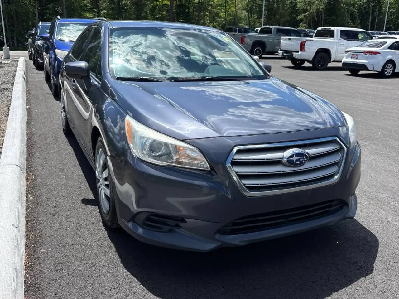 Subaru Legacy снимка Subaru Legacy