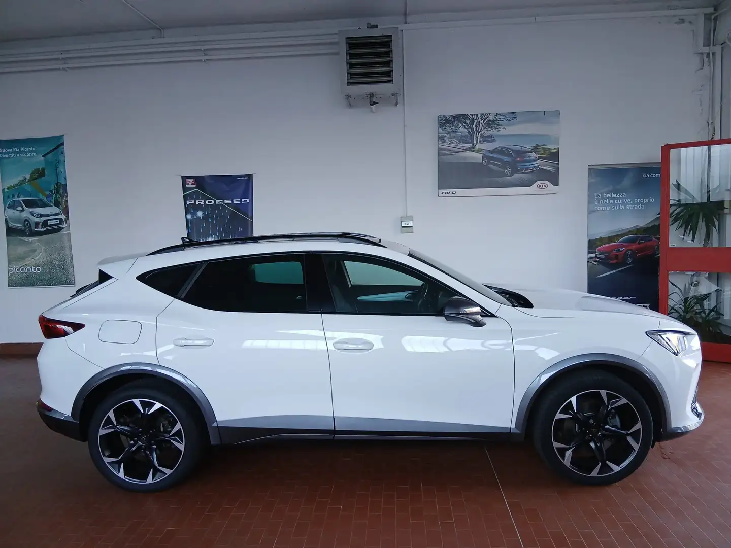 CUPRA Formentor Formentor 1.4 e-hybrid 204cv dsg TETTO APRIBILE Bianco - 2