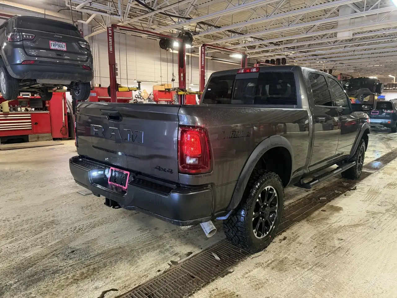 RAM 2500 снимка RAM 2500
