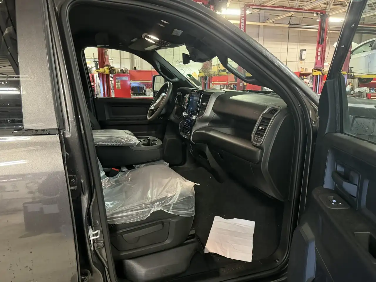 RAM 2500 снимка RAM 2500