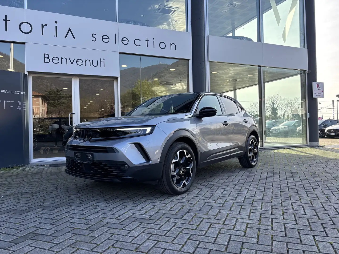 Opel Mokka 1.2 TURBO 136 CV C.MANUALE ULTIMATE CARPLAY RETRO Gris - 2