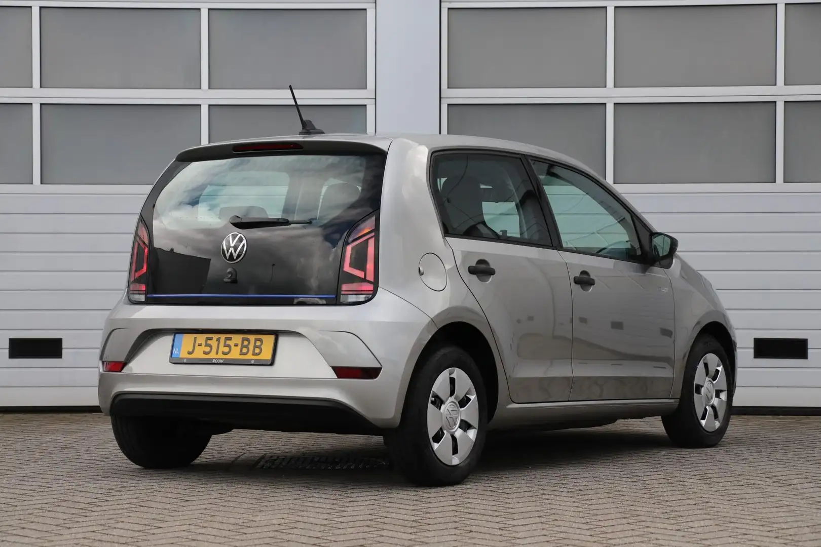 Volkswagen e-up! 82pk Automaat | Clima |Rijstrooksensor | Maps & Mo Grijs - 2