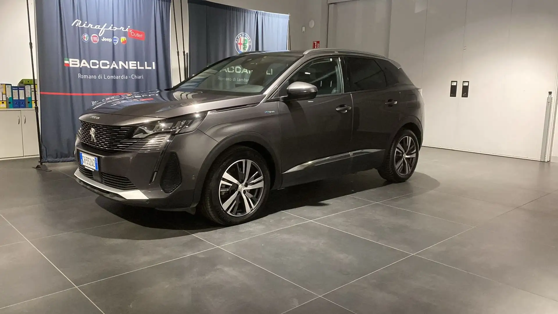 Peugeot 3008 Hybrid 225 e-EAT8 Allure Pack Grigio - 1