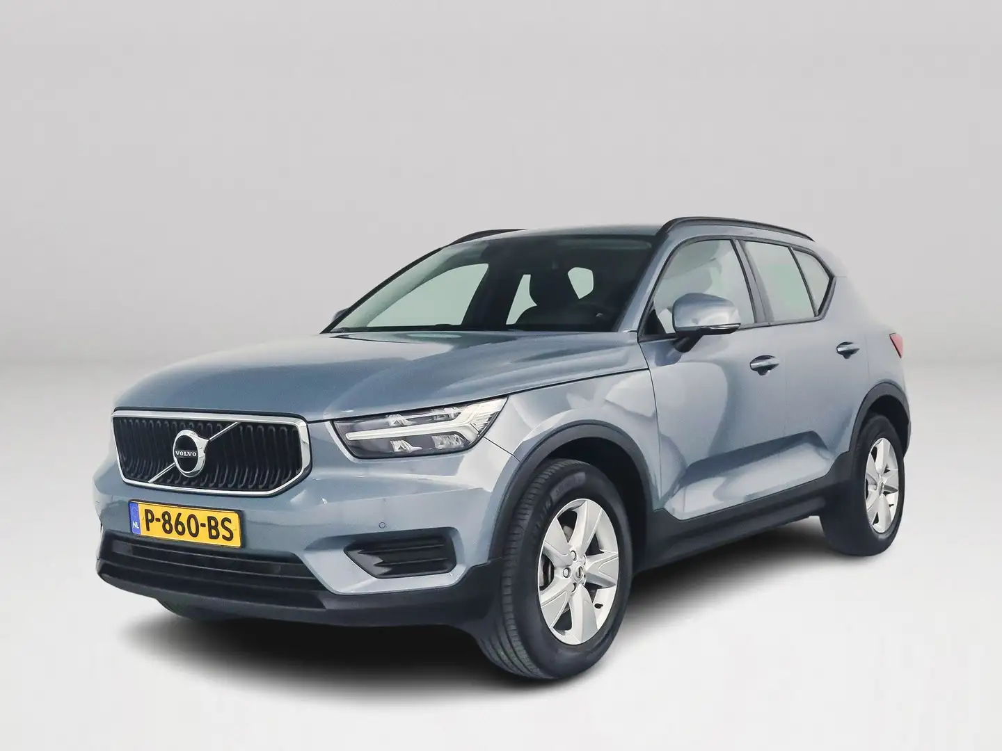 Volvo XC40 T2 Momentum Core | Parkeercamera | Cruise Control Grau - 1
