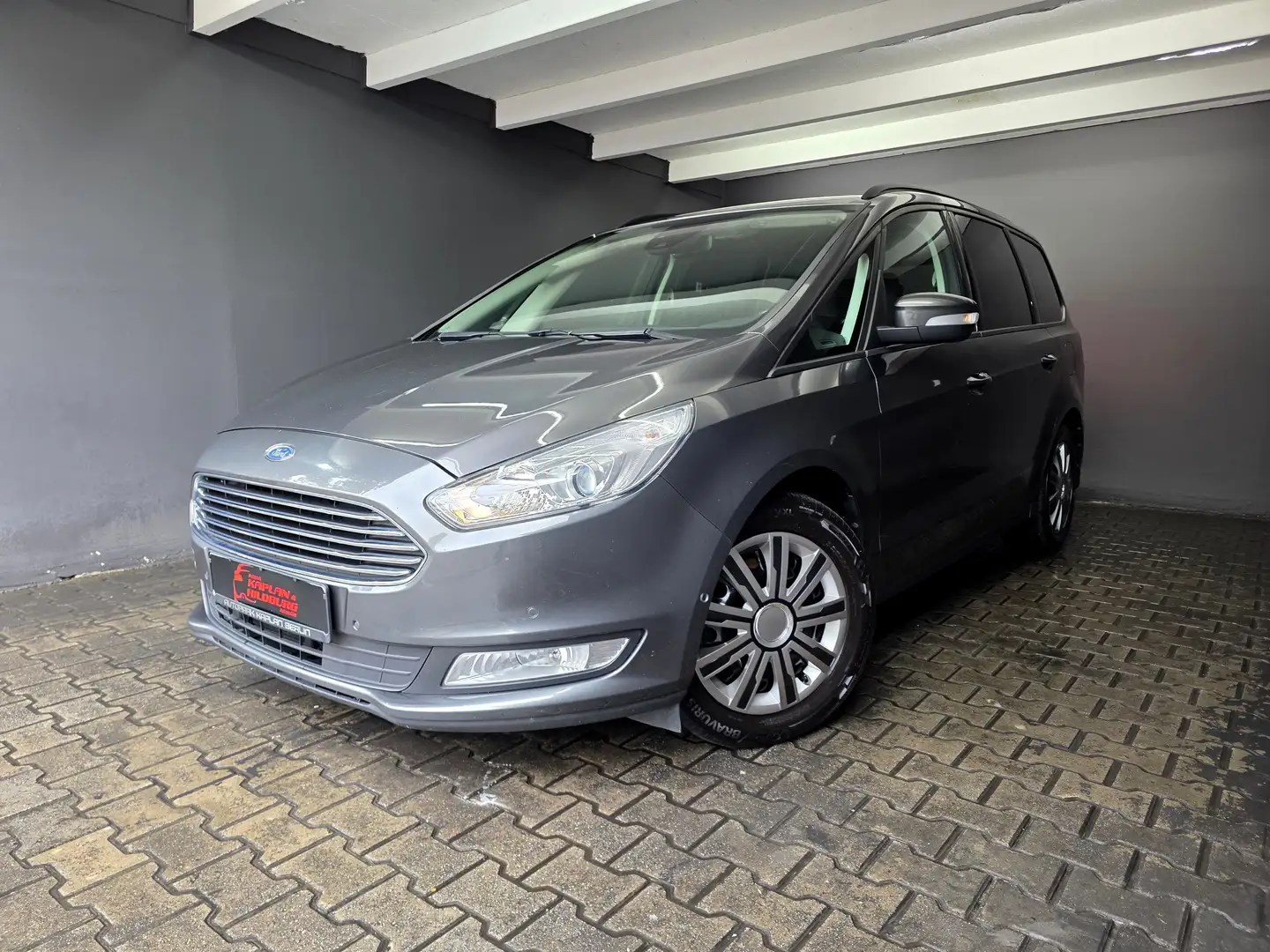 Ford Galaxy Galaxy 2.0 ECOBLUE, 7 SITZER, AUTOM., NAVI, PDC Grau - 1