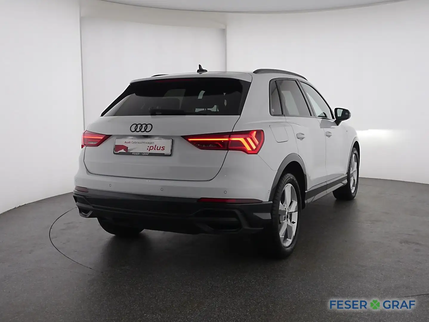 Audi Q3 35 TFSI S line S tronic LED / AHK / Sitzheizung / Weiß - 2