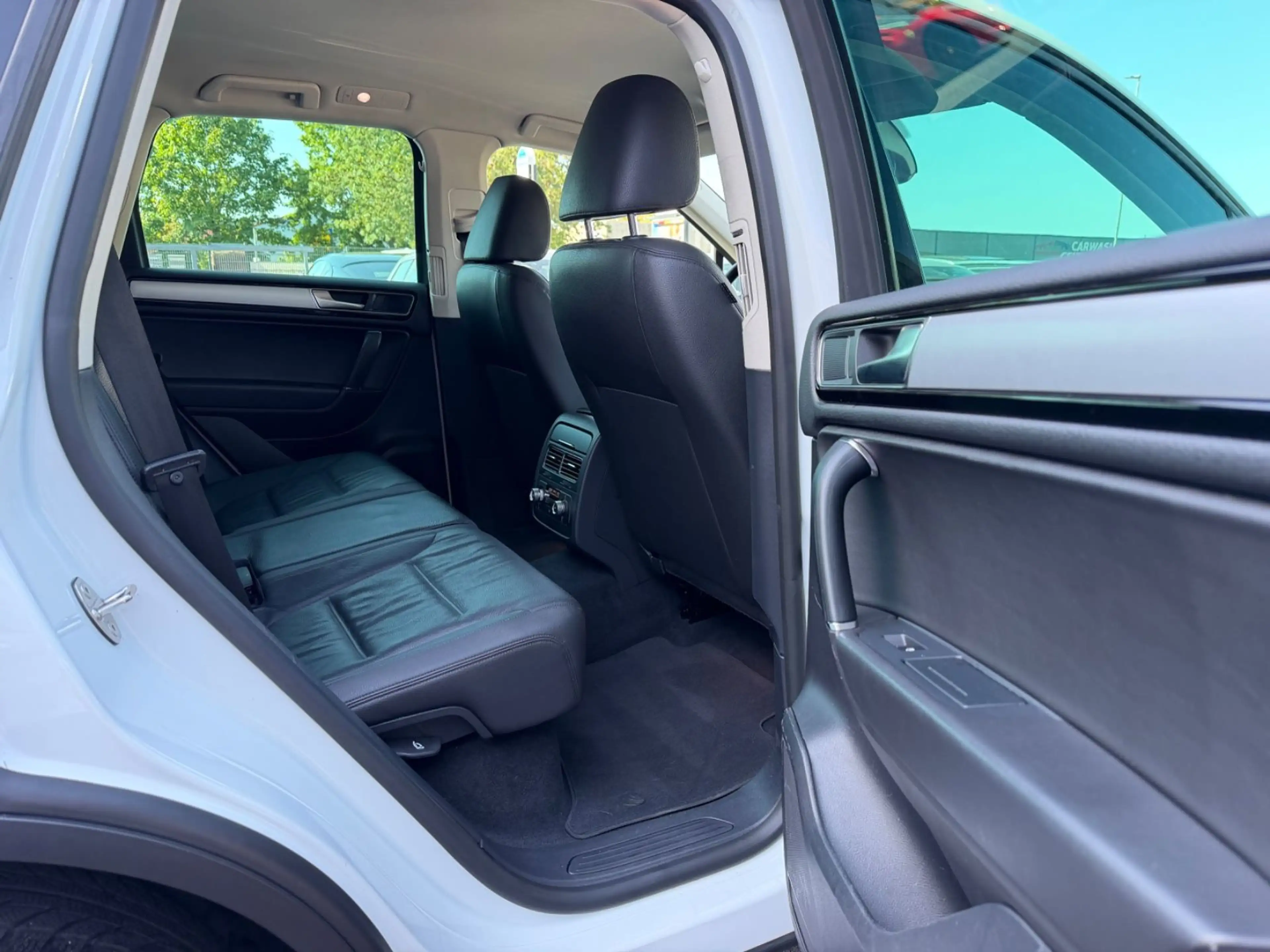 Volkswagen Touareg V6 TDI 4Motion *2.Hand *AHK *Luft *Leder — photo 9