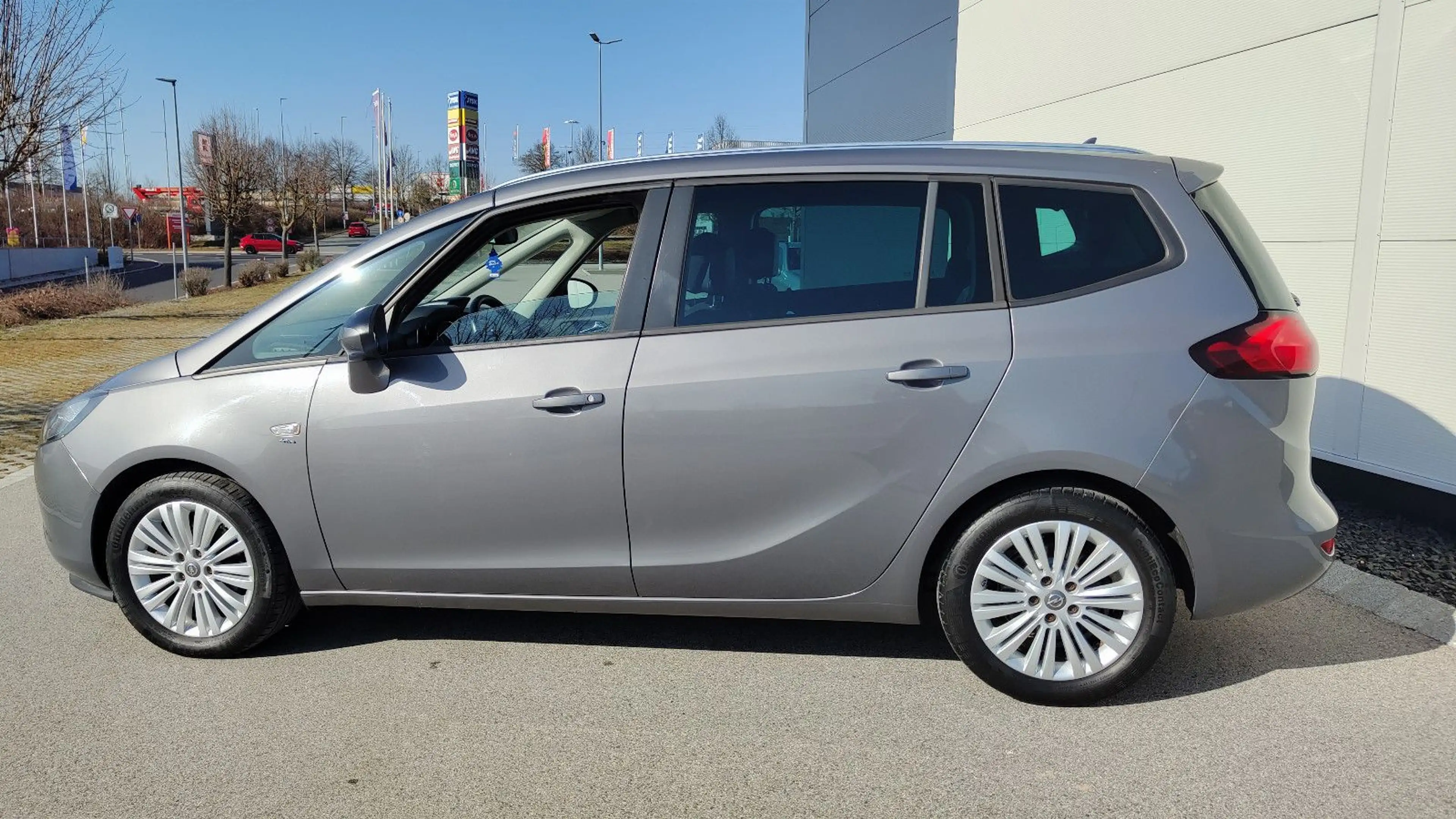 Opel Zafira C Tourer Drive - 7.Sitzer* Navi* Kamera* — photo 4