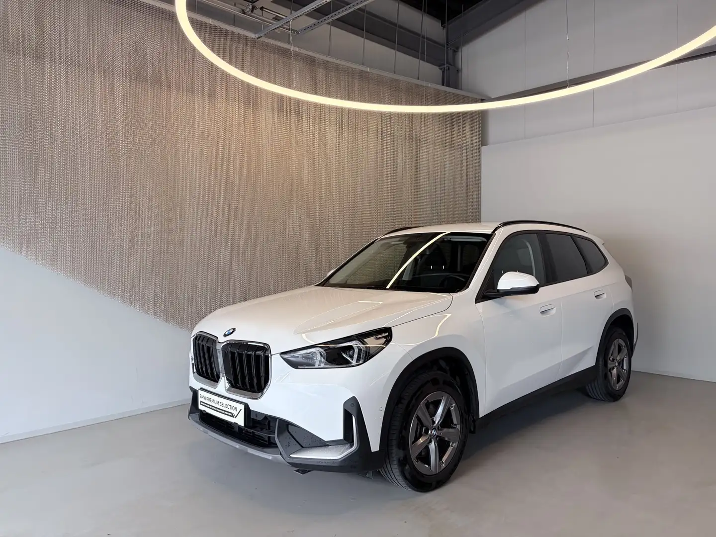BMW X1 sDrive18d Weiß - 1