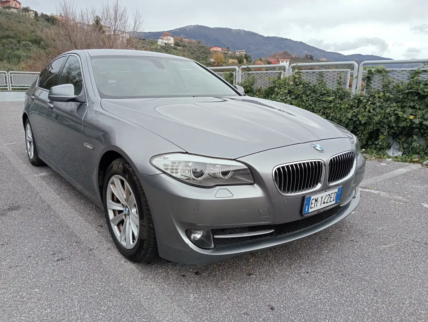 BMW 530 Serie 5 F10 Berlina 530d Business 258cv Gris - 1