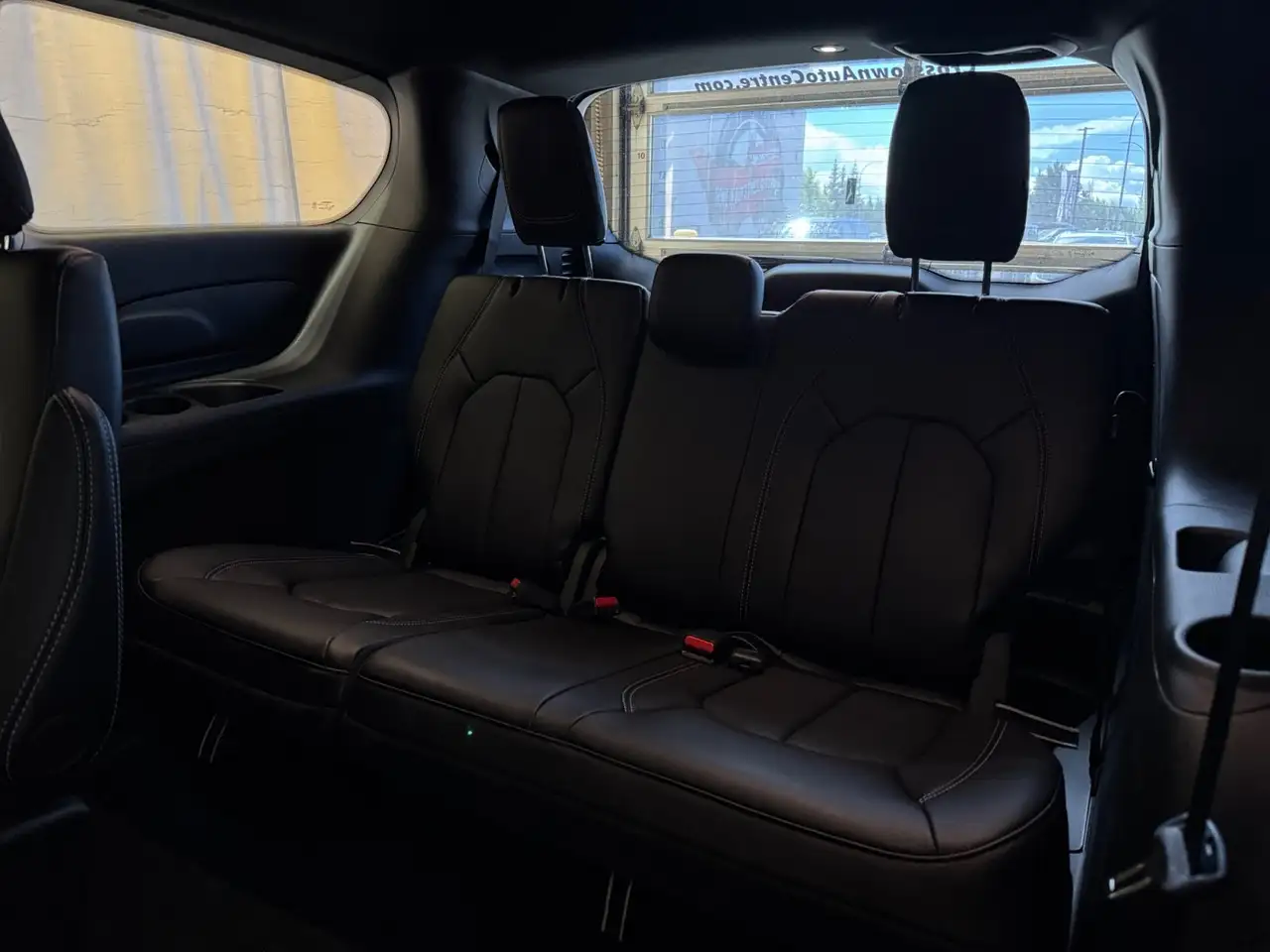 Chrysler Pacifica снимка Chrysler Pacifica