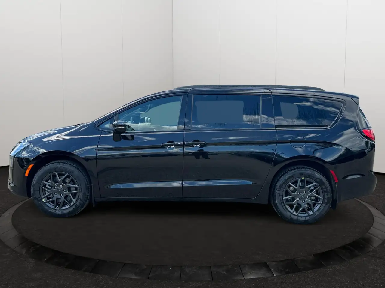 Chrysler Pacifica снимка Chrysler Pacifica