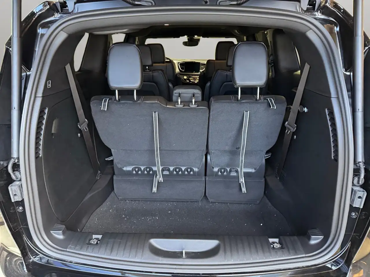 Chrysler Pacifica снимка Chrysler Pacifica