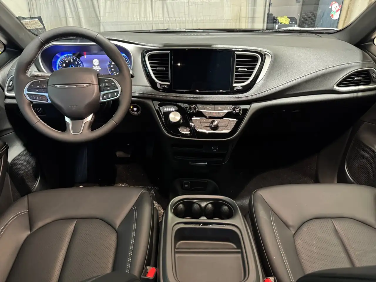 Chrysler Pacifica снимка Chrysler Pacifica