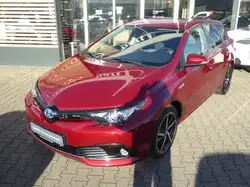 Toyota Auris Hybrid Team D 5 Türer