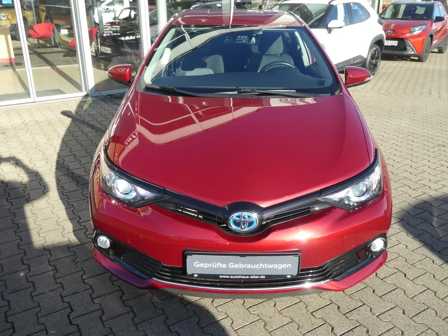 Toyota Auris Hybrid Team D 5-Türer Rood - 2