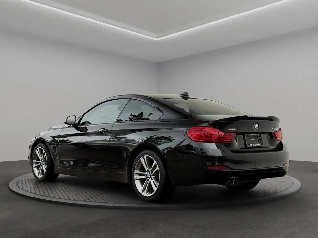 BMW 4 Series снимка BMW 4 Series