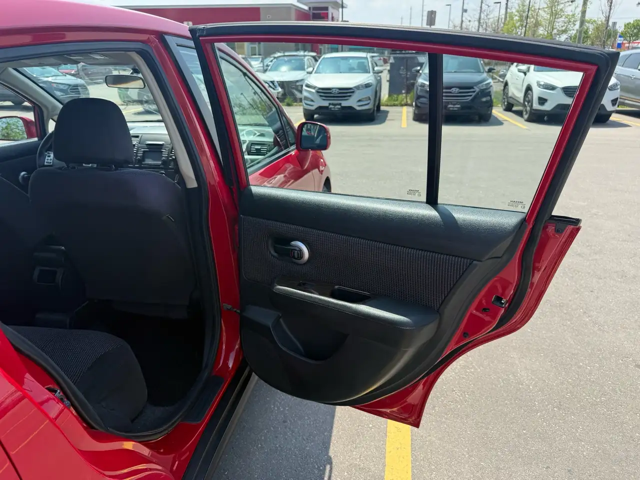 Nissan Versa fotografie Nissan Versa