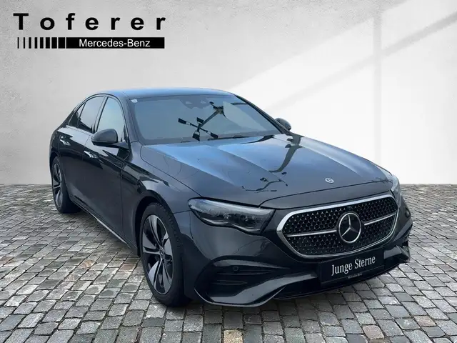 Mercedes-Benz E 220 d 4MATIC Limousine Distr PTS Shz Navi MBUX Ansicht 6