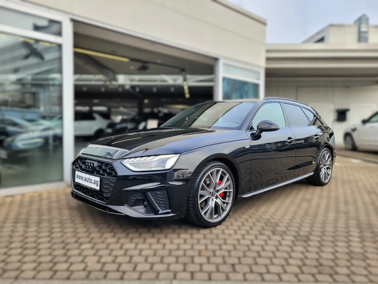 Audi A4 Avant quattro S line Competition*Standheizung*AHK - 1