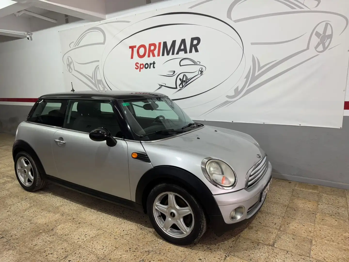 MINI Cooper Gris - 1