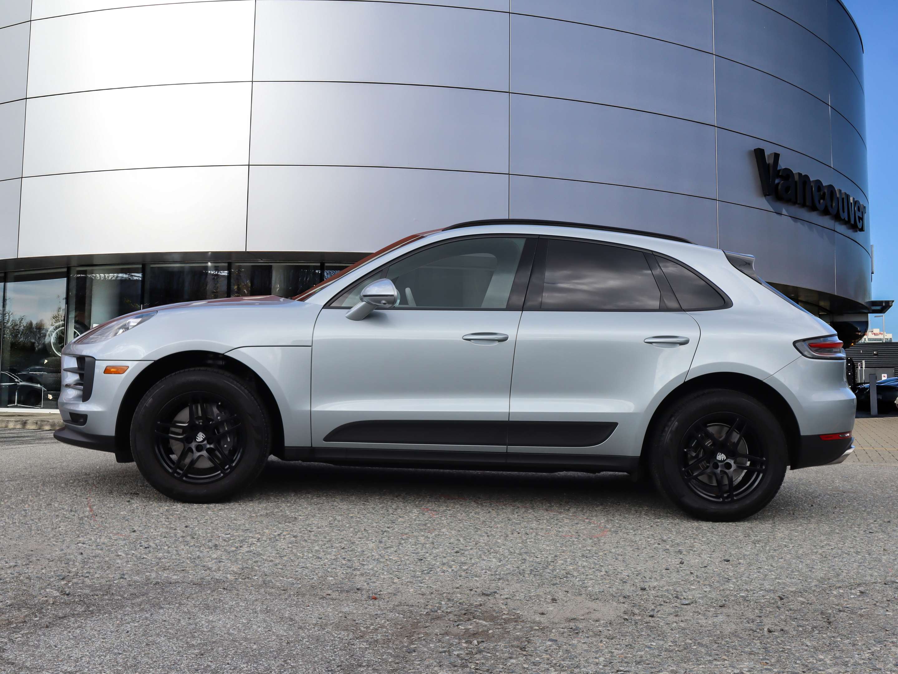 2021 Porsche Macan AWD alt 2
