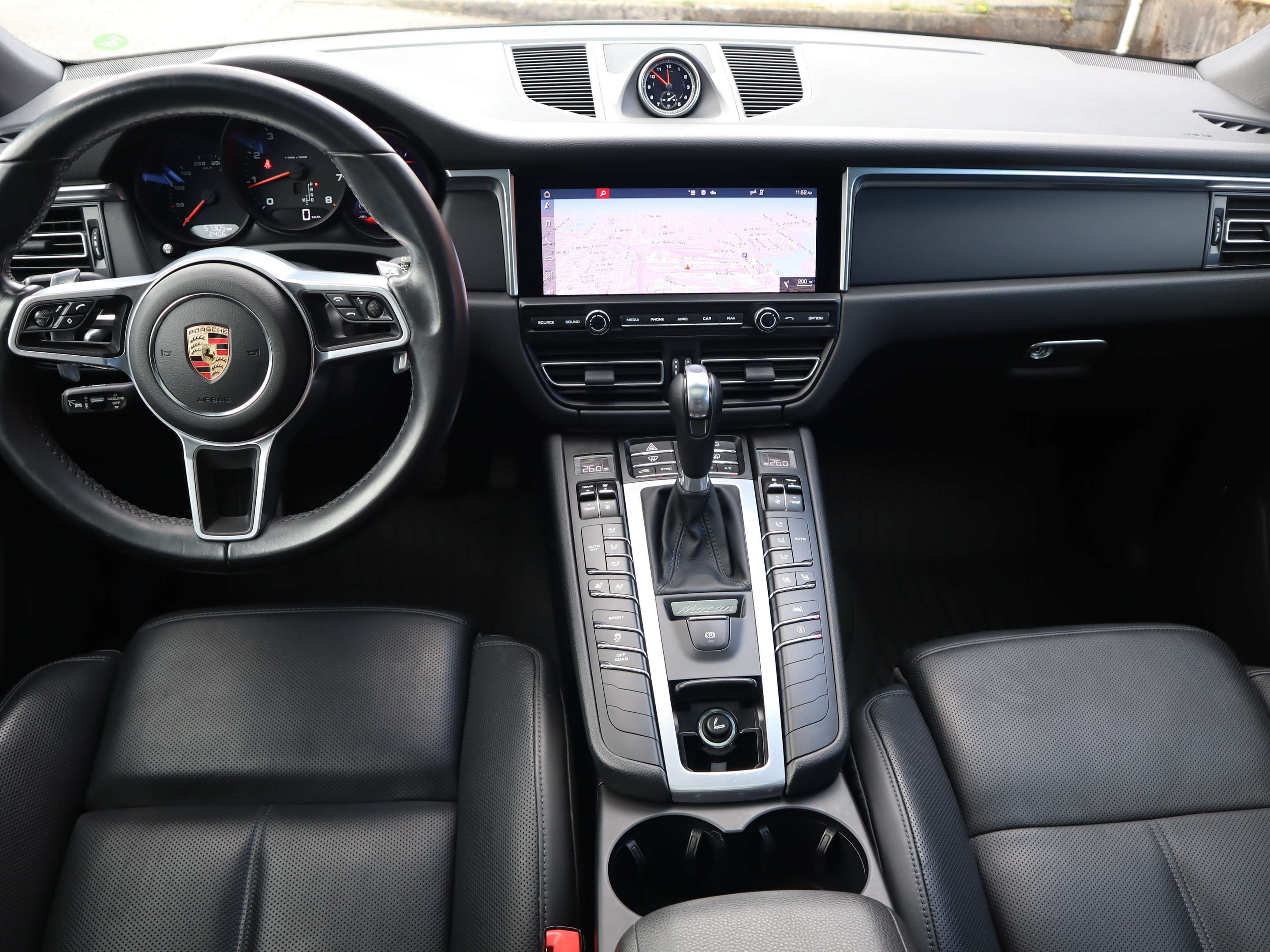 2021 Porsche Macan AWD thumb 16