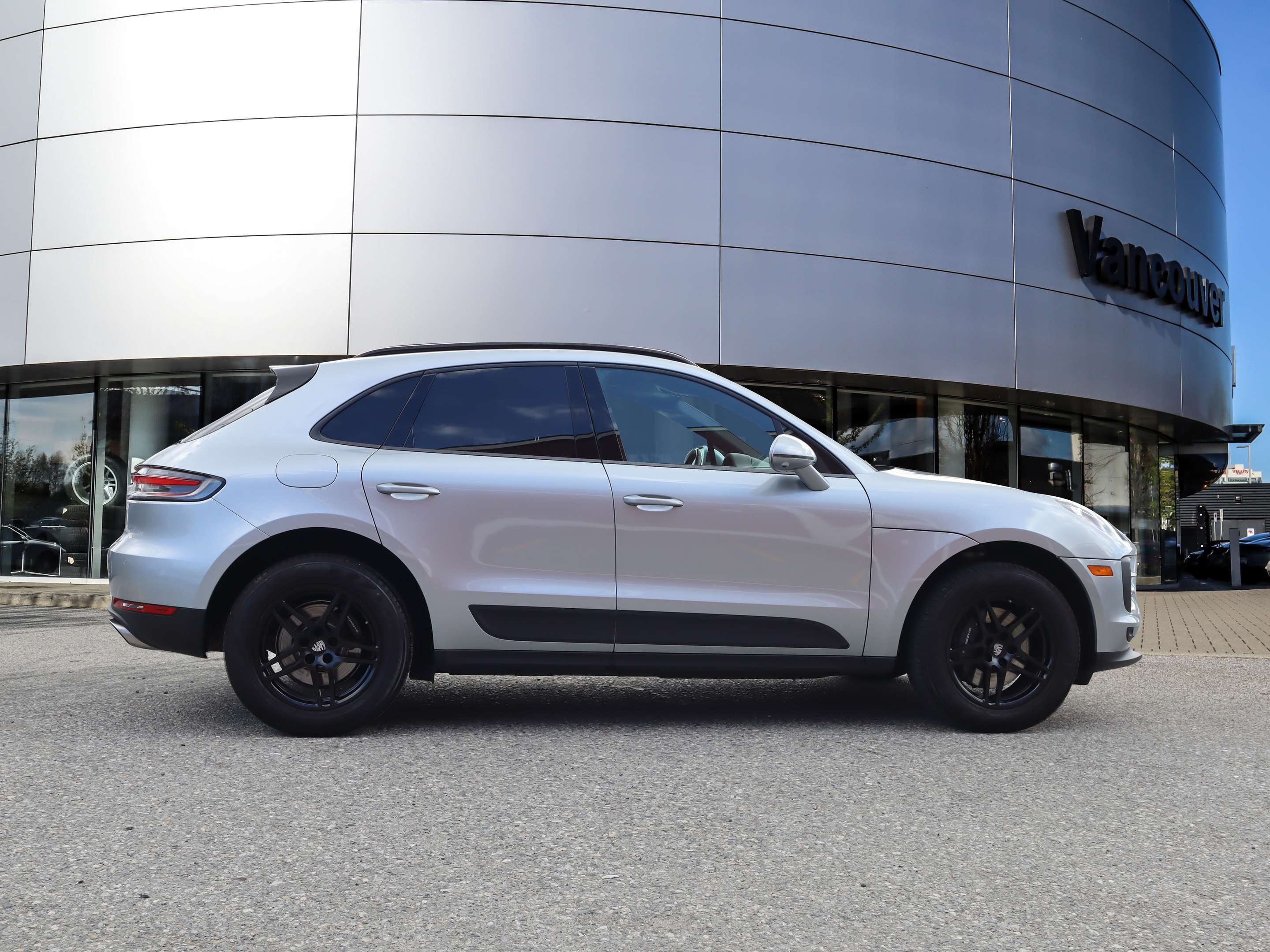 2021 Porsche Macan AWD thumb 6