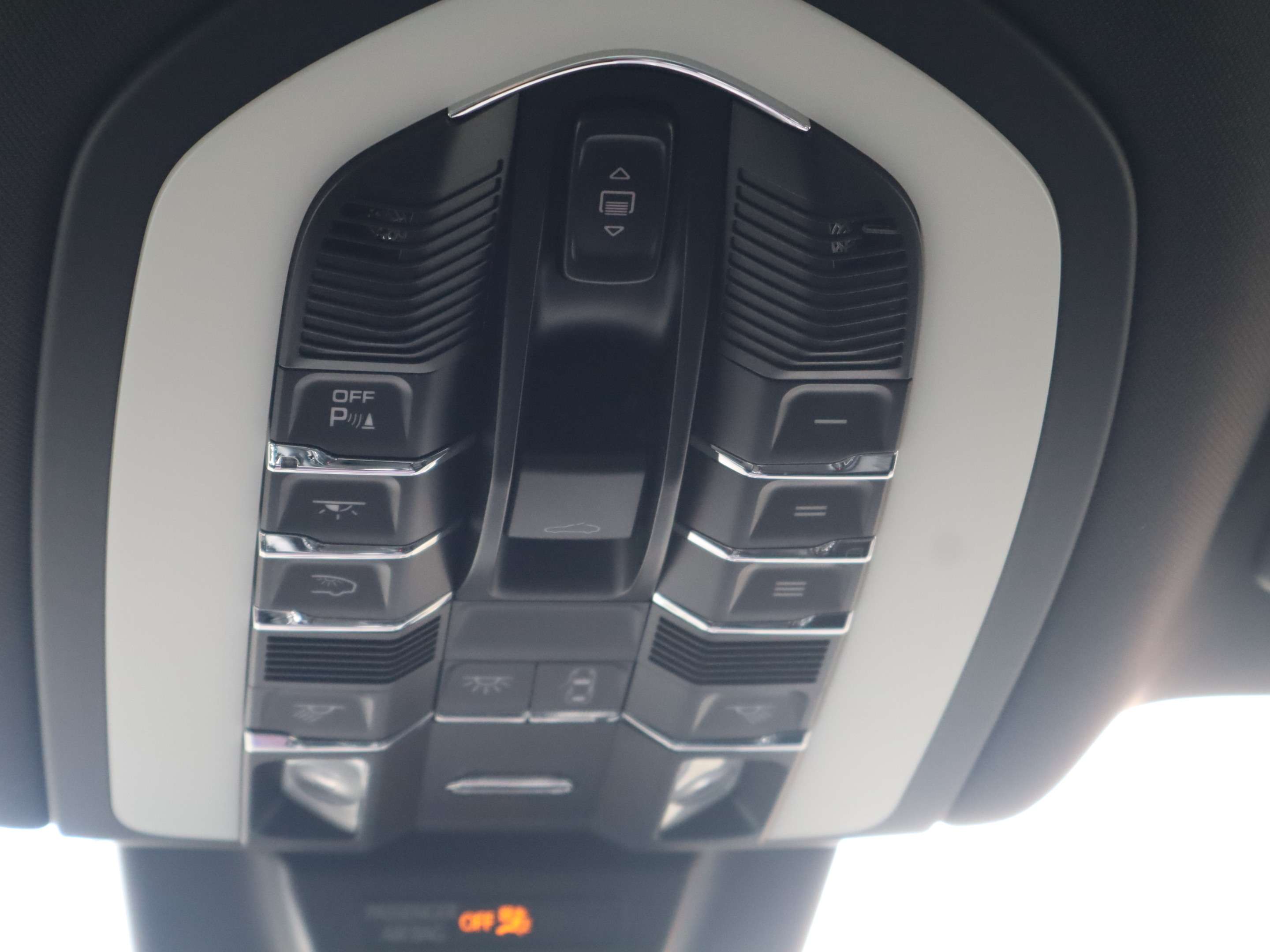 2021 Porsche Macan AWD thumb 20