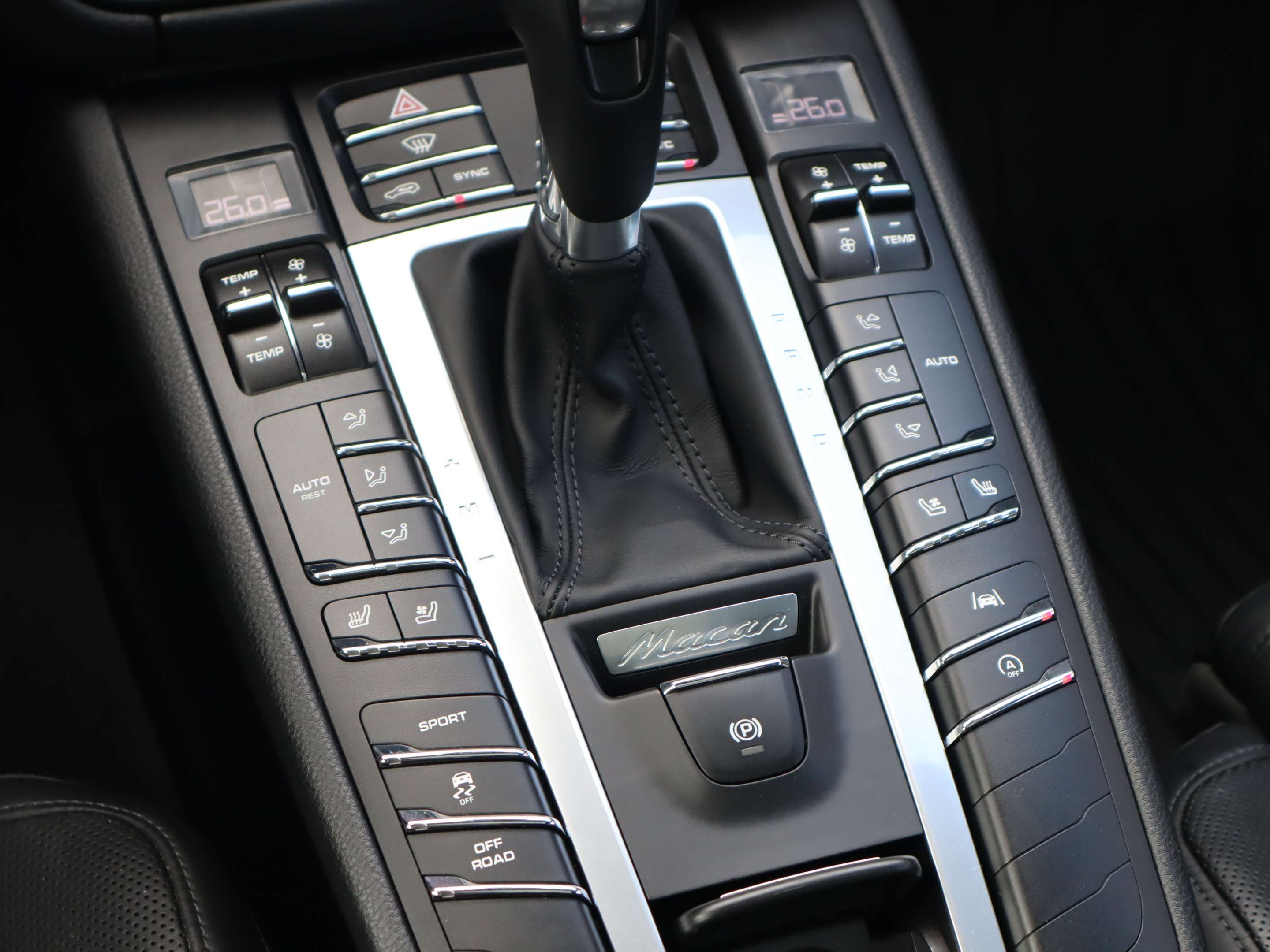 2021 Porsche Macan AWD thumb 19