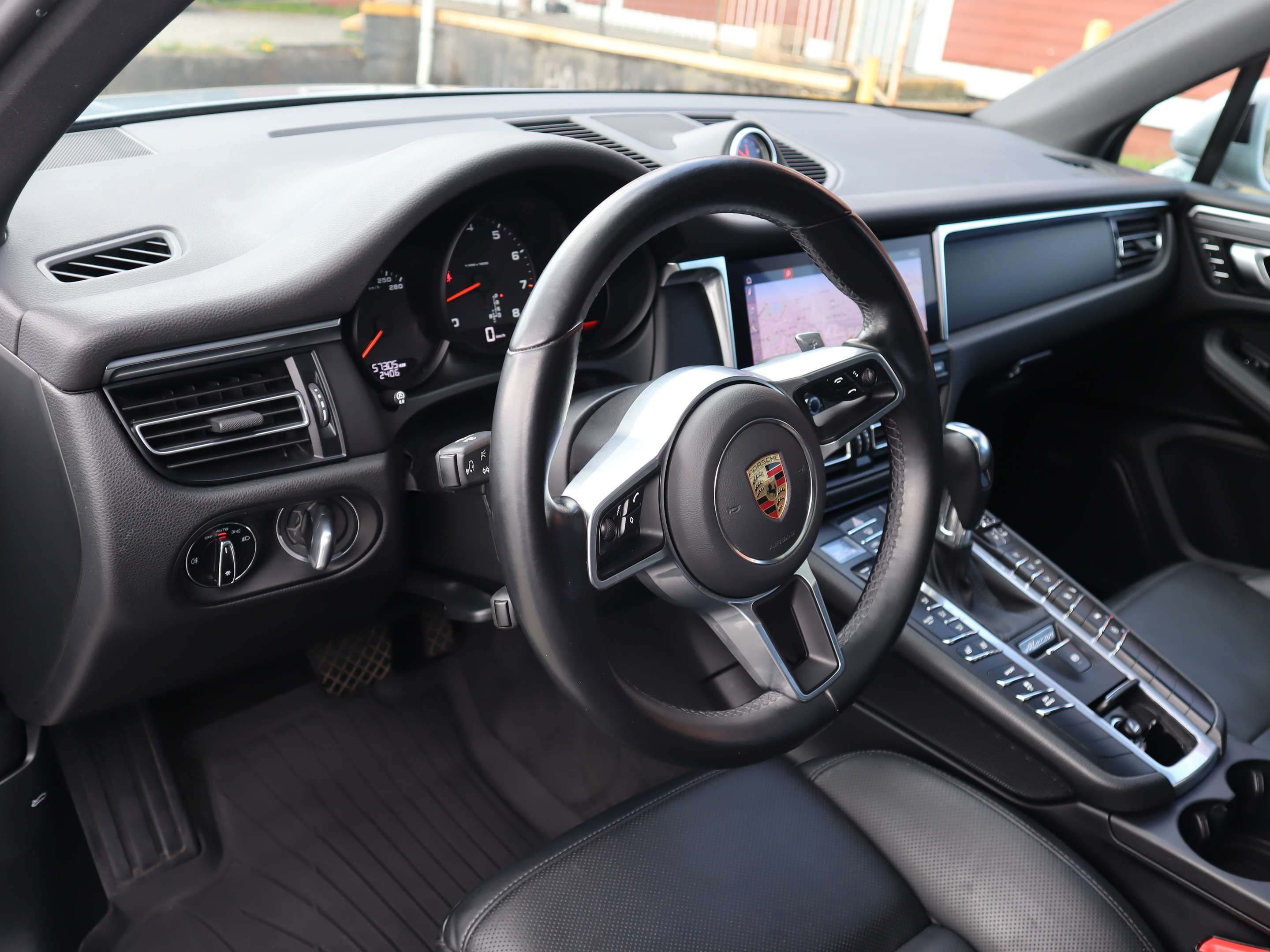 2021 Porsche Macan AWD thumb 12
